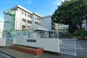 区立関中学校