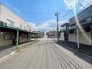 前面道路は15メートル。駐車が苦手な方にも嬉しい住まいです。■町田市鶴川3　新築一戸建て■